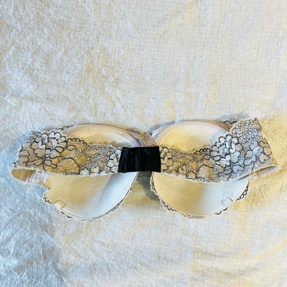 Victoria’s Secret padded off shoulder bra - Picture 3 of 9